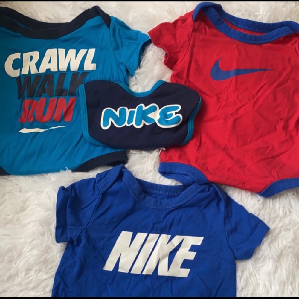 Nike Baby Bundle Onesies/Bib